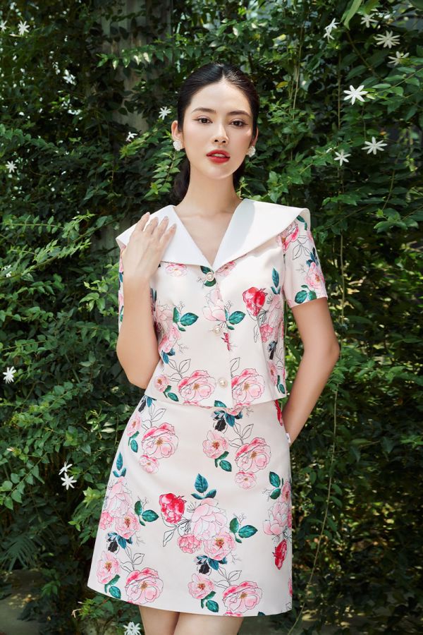 Áo kiểu croptop phối cổ Áo kiểu croptop phối cổ